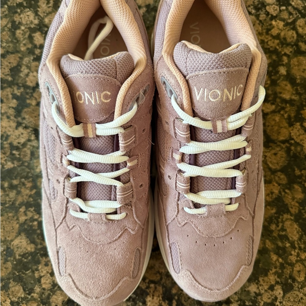 Vionic Purple Women’s Athletic Shoes 10.5